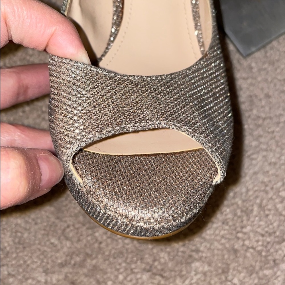 Light gold shimmery peep toe pumps - Picture 7 of 8